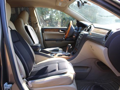 Used 2011 Buick Enclave CXL image 9
