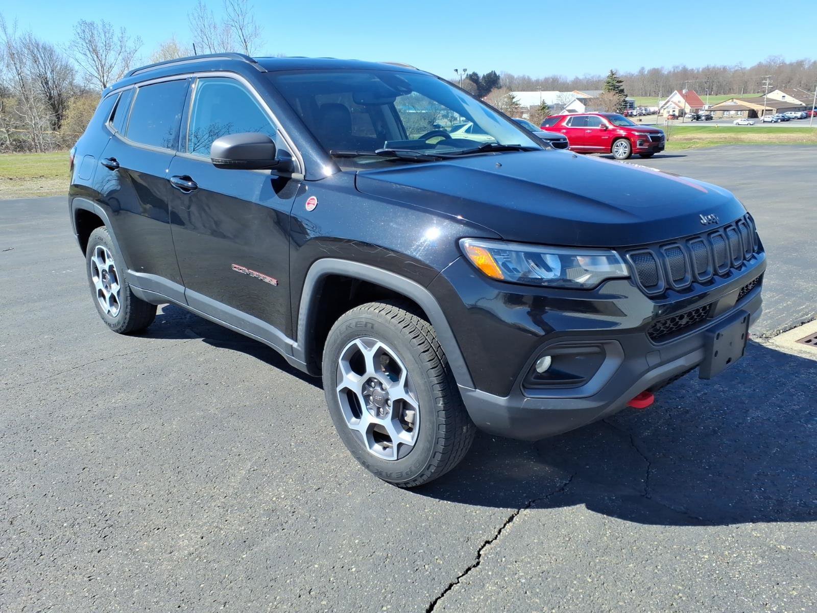 Used 2022 Jeep Compass Trailhawk w/ Trailhawk Convenience Group AWD/4WD image 3