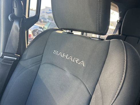 Used 2020 Jeep Wrangler Unlimited Sahara image 48