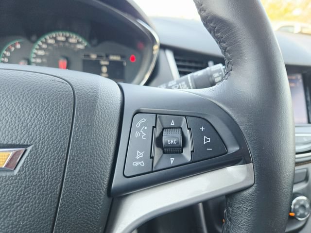 Used 2021 Chevrolet Trax LT w/ LT Convenience Package FWD image 14