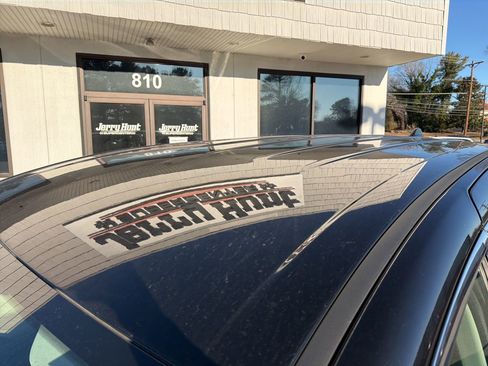 Used 2023 Chrysler Voyager LX image 12