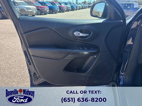 Used 2016 Jeep Cherokee Limited w/ Luxury Group image 30