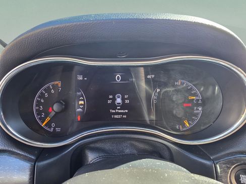 Used 2017 Jeep Grand Cherokee Limited image 14