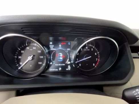 Used 2020 Land Rover Discovery SE AWD/4WD image 27