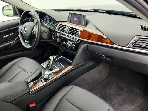 Used 2018 BMW 320i xDrive Sedan w/ Convenience Package AWD/4WD image 25