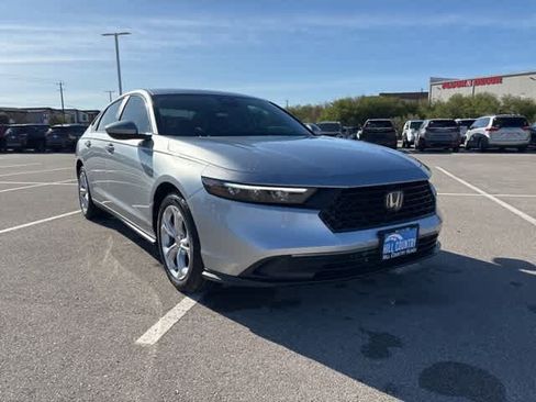 Certified 2025 Honda Accord LX image 7