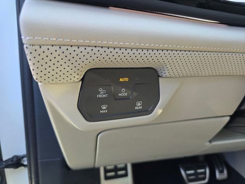 New 2026 Volkswagen Atlas SEL Premium R-Line image 28