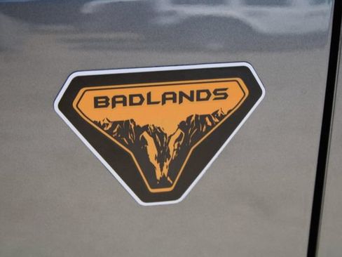 Used 2022 Ford Bronco Badlands AWD/4WD image 8