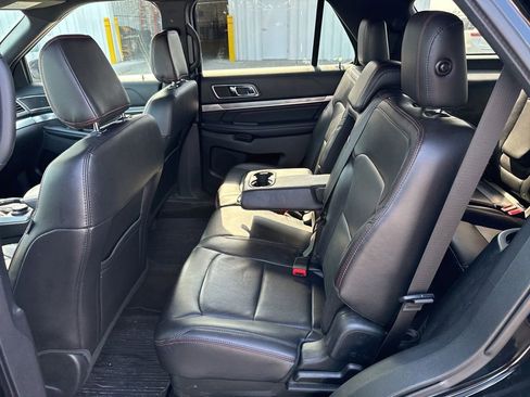 Used 2018 Ford Explorer Sport AWD/4WD image 12