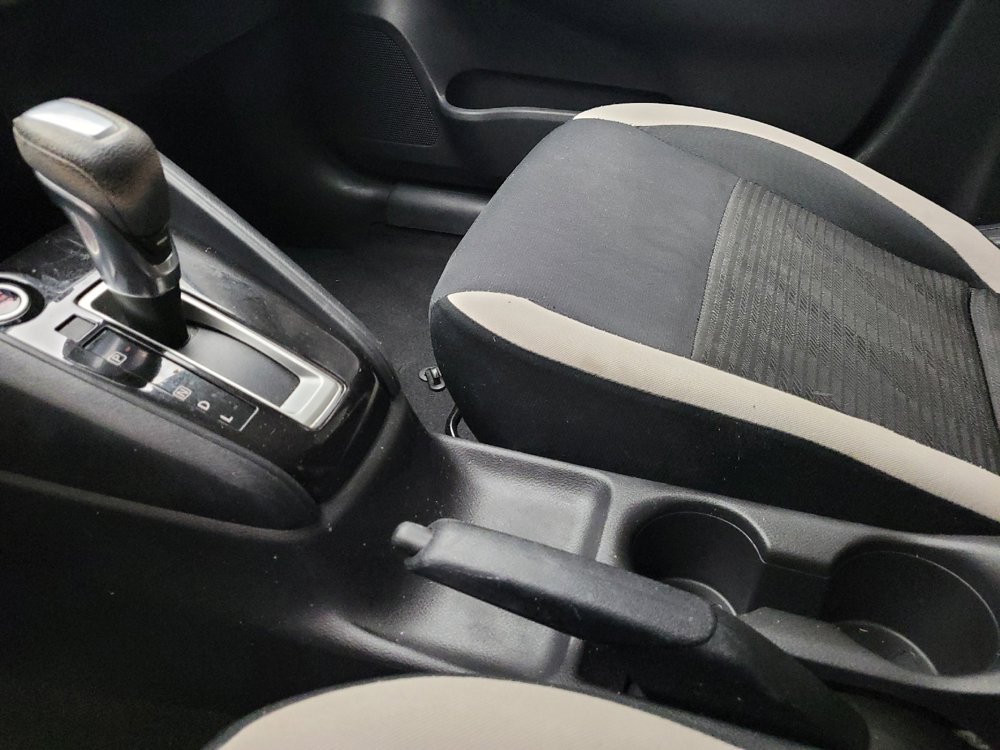 Used 2021 Nissan Versa SV FWD image 26