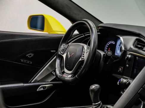 Used 2015 Chevrolet Corvette Z06 w/ 3LZ Preferred Equipment Group RWD image 71