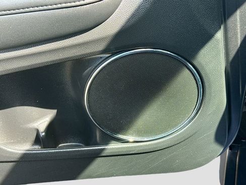 Used 2021 Honda HR-V EX-L image 18