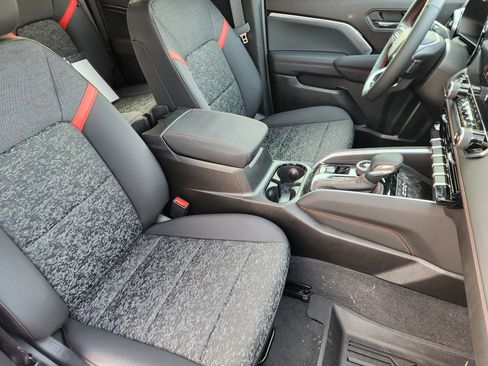 New 2026 Chevrolet Colorado Z71 image 11