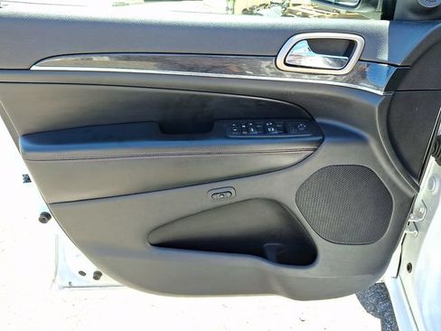 Used 2017 Jeep Grand Cherokee Limited 75th Anniversary AWD/4WD image 9