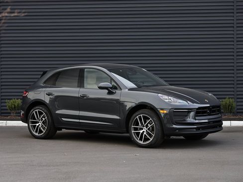 New 2026 Porsche Macan image 9