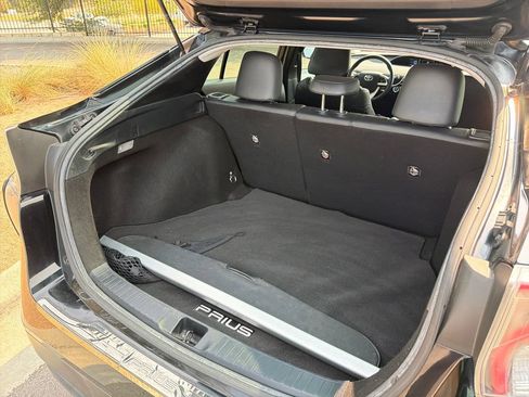 Used 2017 Toyota Prius Four FWD image 41
