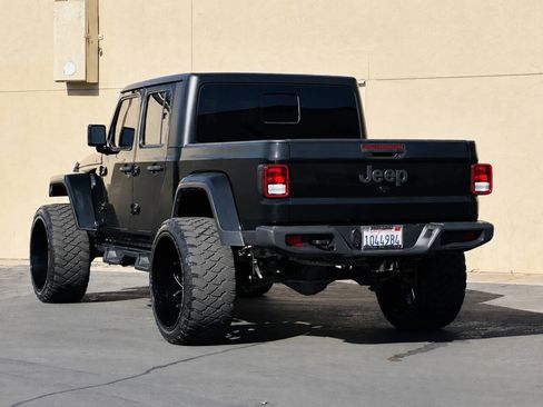Used 2022 Jeep Gladiator Sport AWD/4WD image 7