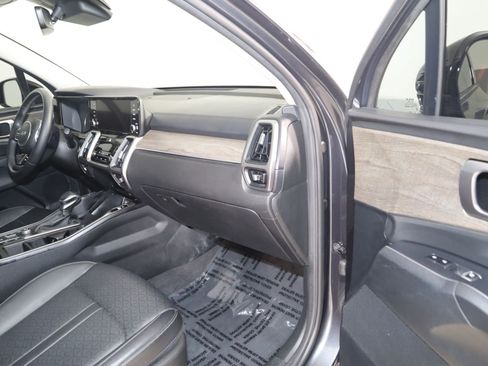 Used 2023 Kia Sorento EX w/ Panoramic Sunroof Package FWD image 44