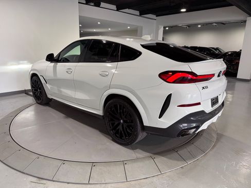 Used 2023 BMW X6 xDrive40i w/ M Sport Package AWD/4WD image 15