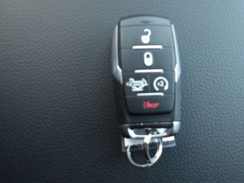 New 2026 RAM 1500 4x4 Crew Cab image 22