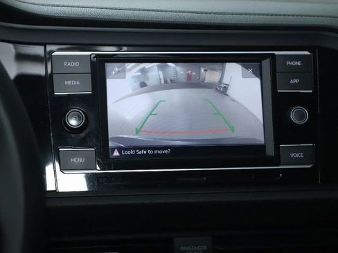 Used 2021 Volkswagen Jetta SE w/ SE Cold Weather Package FWD image 29