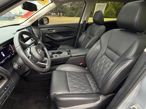 Certified 2024 Nissan Rogue Platinum w/ Platinum Premium Package image 12