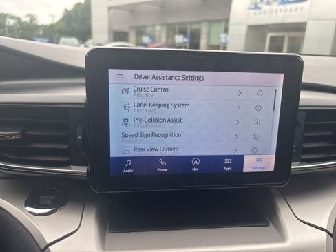 Used 2022 Ford Explorer XLT w/ Equipment Group 202A image 19