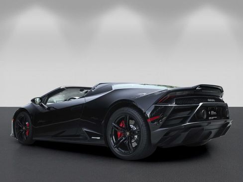 Used 2020 Lamborghini Huracan EVO RWD image 5