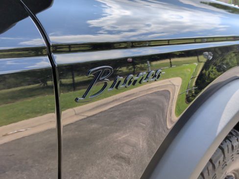 Used 2025 Ford Bronco Outer Banks AWD/4WD image 13