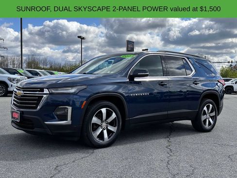 Used 2023 Chevrolet Traverse LT w/ LT Premium Package AWD/4WD image 5