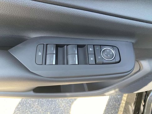 New 2026 Toyota Prius Plug-In Hybrid FWD image 18