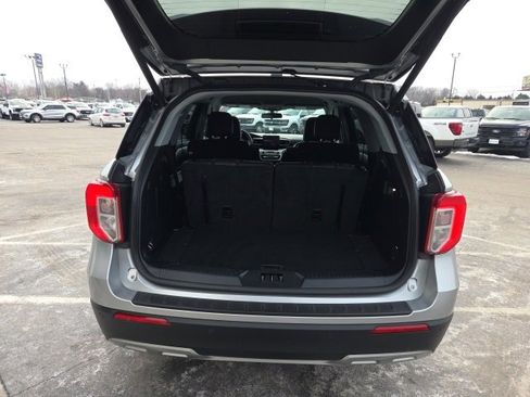 Used 2022 Ford Explorer XLT w/ Equipment Group 202A image 34