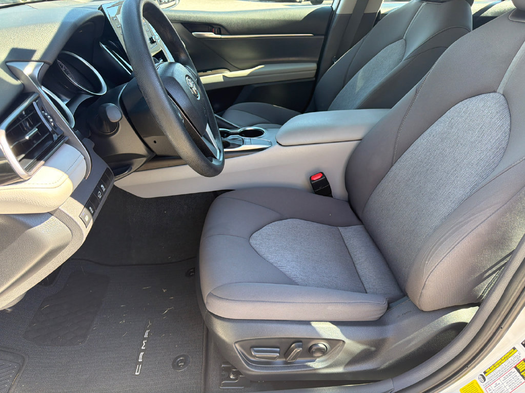 Used 2024 Toyota Camry LE FWD image 9