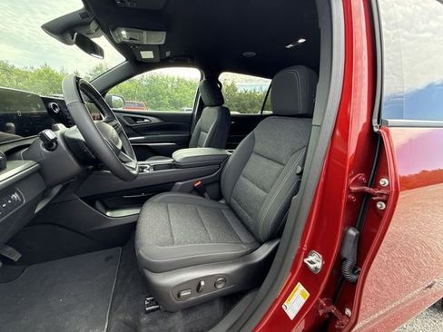 New 2025 Chevrolet Traverse LT w/ Enhanced Driving Package AWD/4WD image 19