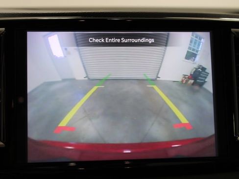 Used 2024 Chrysler Pacifica Touring-L FWD image 36