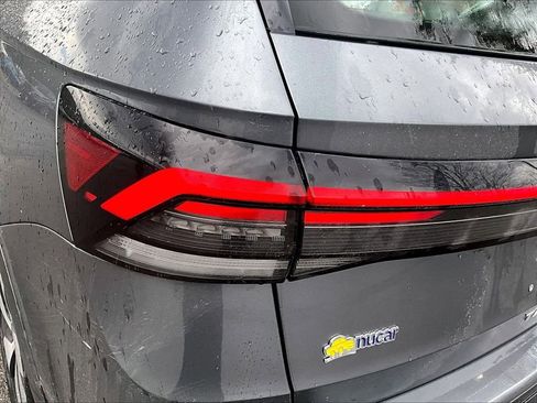 Used 2025 Volkswagen Taos S image 33