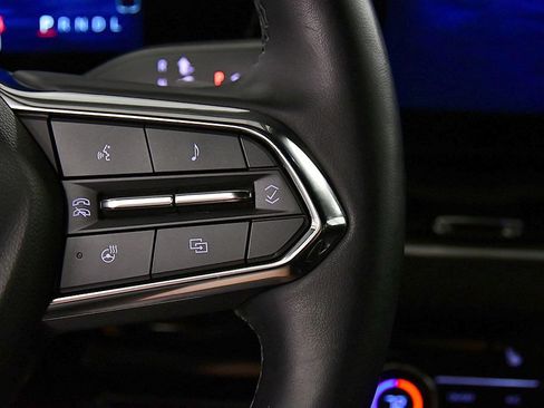 Used 2025 Chevrolet Equinox LT w/ Convenience Package II AWD/4WD image 19