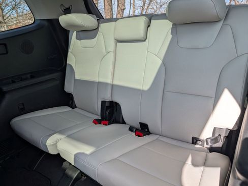 Used 2023 Kia Telluride SX Prestige image 24