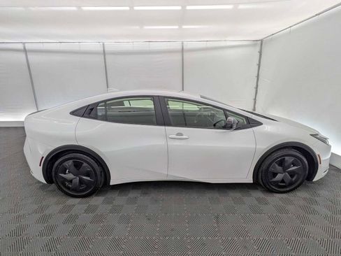 Used 2024 Toyota Prius LE FWD image 7