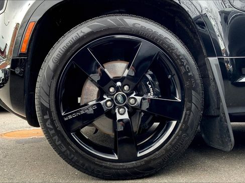 Used 2024 Land Rover Defender 110 V8 image 10