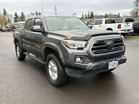 Used 2018 Toyota Tacoma SR5 image 7