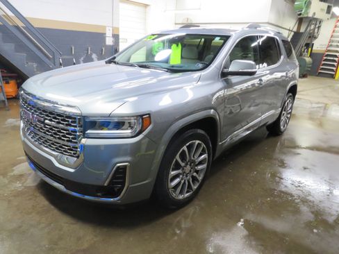 Used 2023 GMC Acadia Denali w/ Denali Ultimate Package AWD/4WD image 3