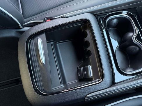 New 2026 Chrysler Pacifica Limited image 38