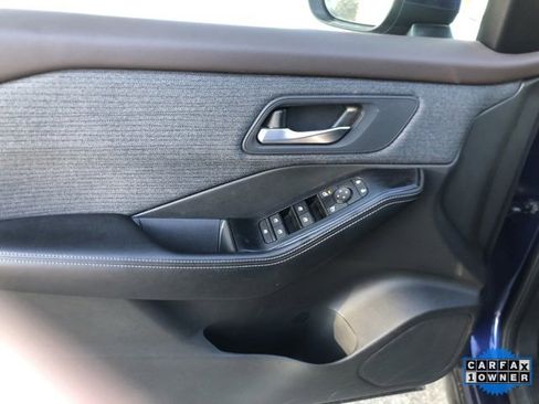 Used 2023 Nissan Rogue SV image 11