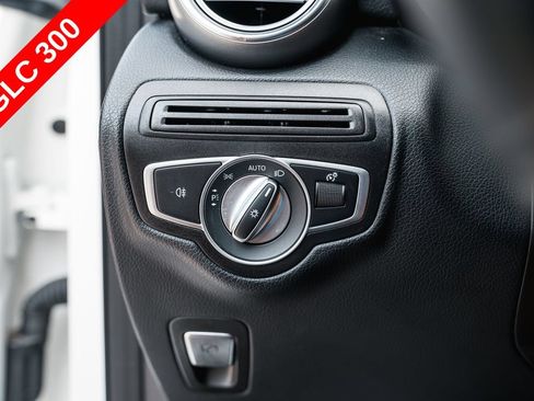 Used 2021 Mercedes-Benz GLC 300 image 14