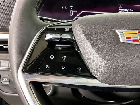 Used 2025 Cadillac Escalade Premium Luxury image 27