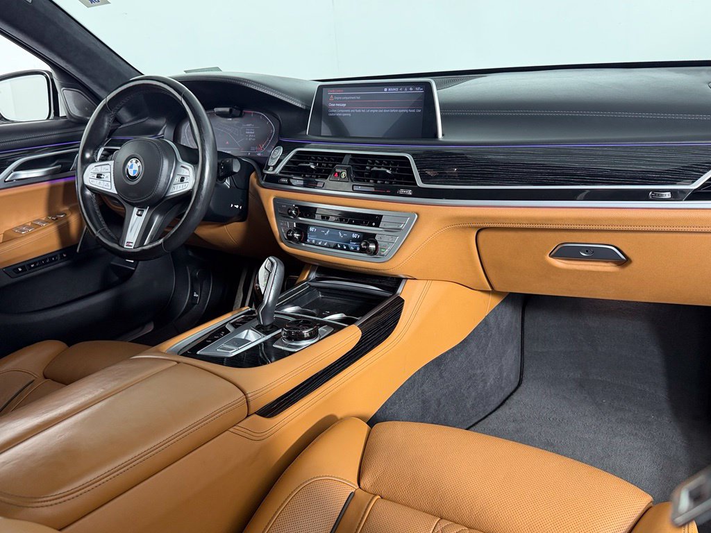 Used 2022 BMW 750i xDrive w/ Luxury Rear Seating Package AWD/4WD image 14