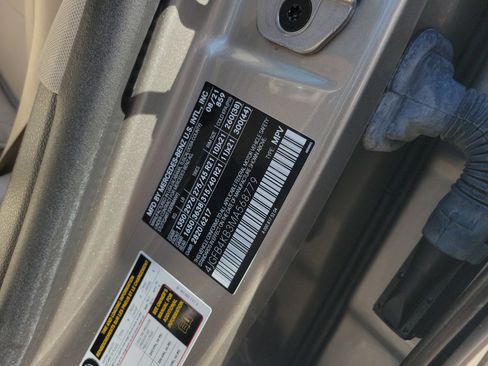 Used 2021 Mercedes-Benz GLE 350 4MATIC image 29