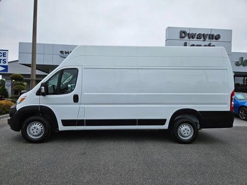Used 2025 RAM ProMaster 3500 FWD image 2