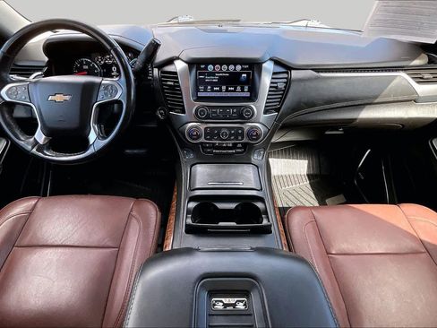 Used 2020 Chevrolet Suburban Premier w/ Premier Plus Edition RWD image 16